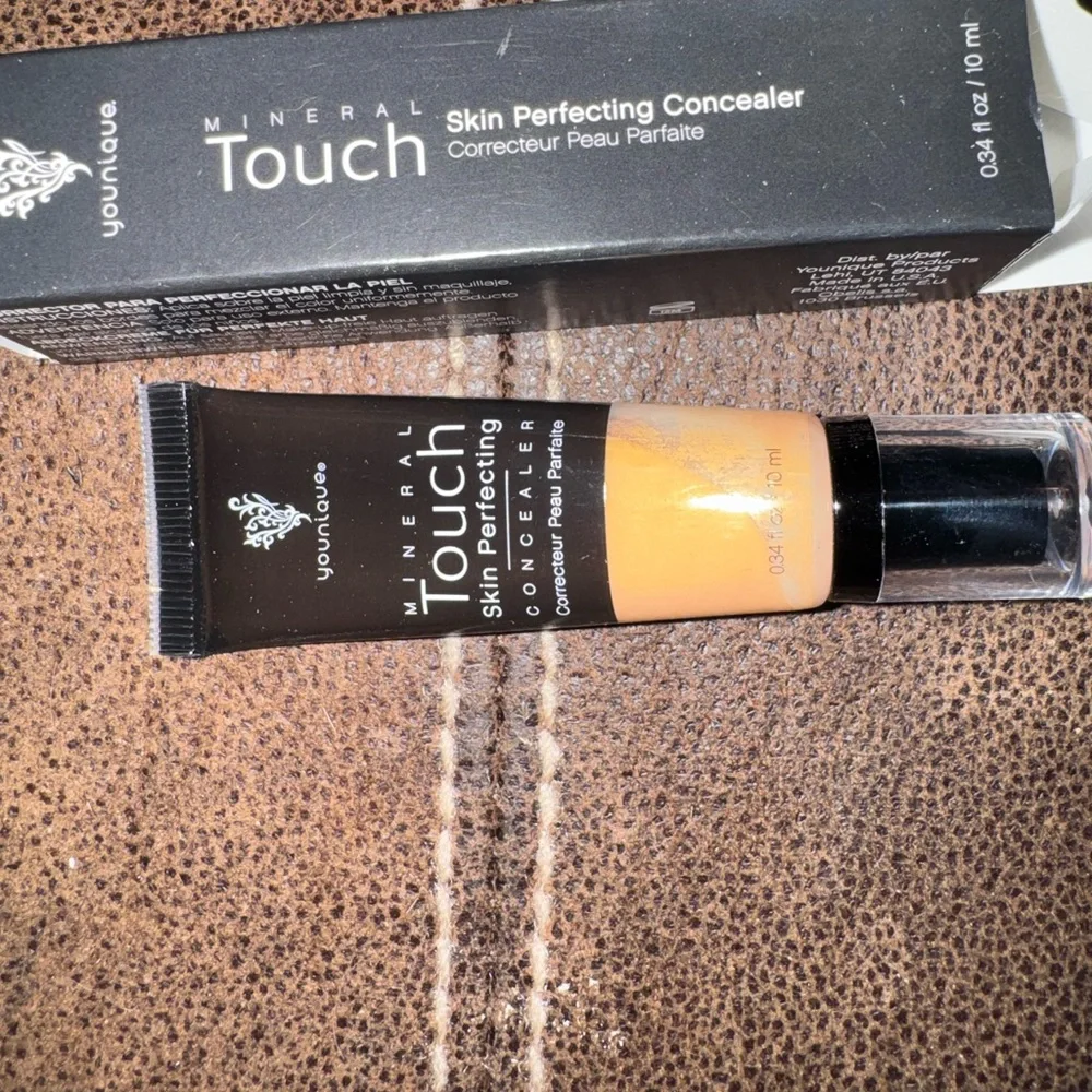 Urban Decay light beige